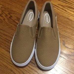 Soda Women’s Slip-On Sneaker new never worn